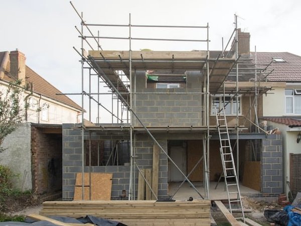 Guide complet : Comment choisir le bon matériel pour votre rénovation maison ?